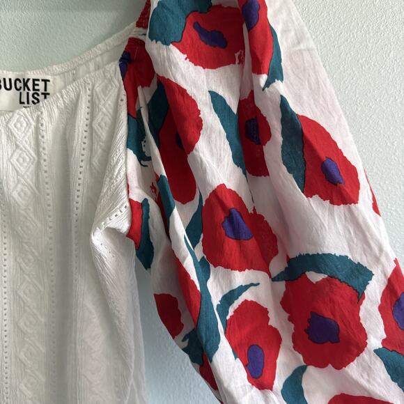 BUCKETLIST white eyelet‎ bodysuit with floral puff sleeves womens Large USA - Picture 2 of 5